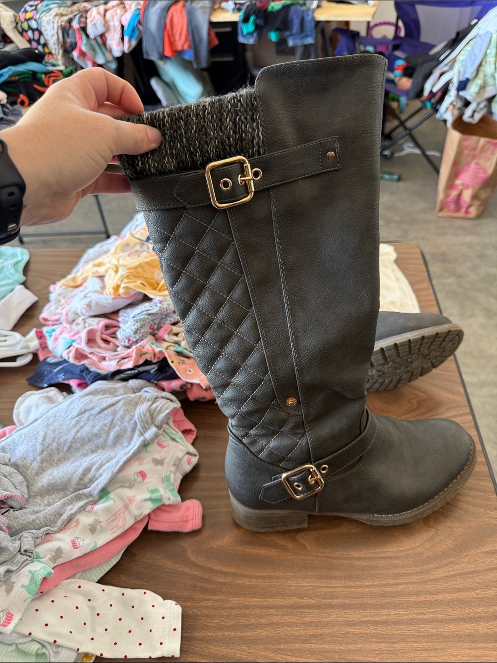 Knee-High Quilted Heeled Boots in Dark Gray